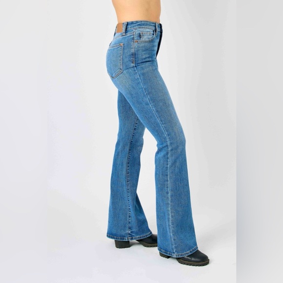 Judy Blue Full Size High-Waisted Classic Flare Jeans Plus Size - Picture 9 of 10